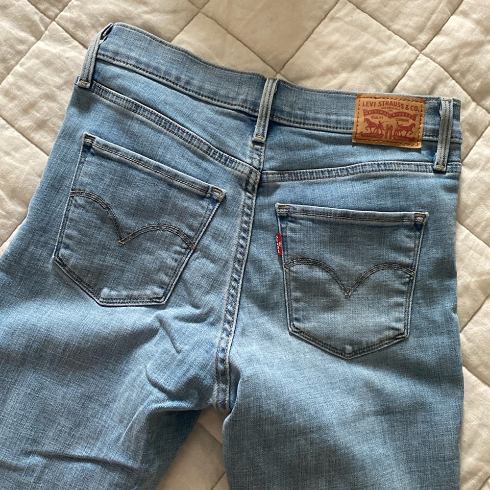 Levi’s 311 Shaping Skinny jeans.